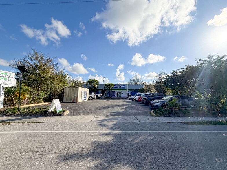 More Photos Of 5908 Johnson St, Hollywood Light Manufacturing For Sale