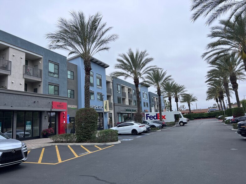 More Photos Of 9400 Corbin Ave, Northridge Apartments For Lease