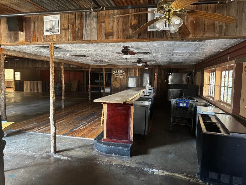 More Photos Of 6915 Spencer Hwy, Pasadena Restaurant For Lease