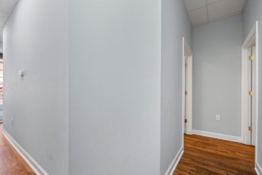 More Photos Of 103-105 Tradewynd Dr, Lynchburg Medical For Sale