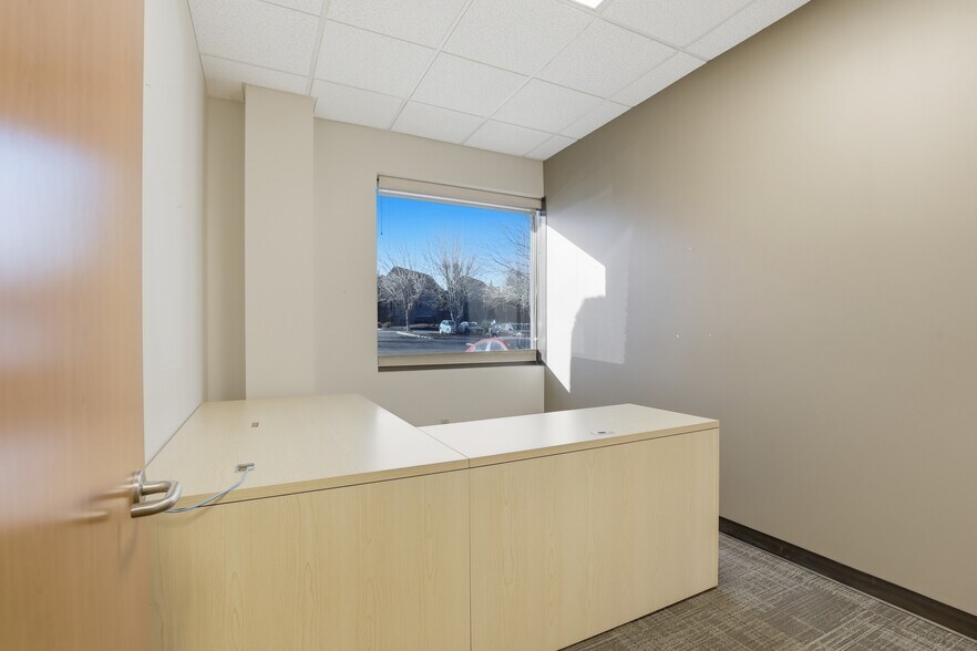 More Photos Of 3911 Castlevale Rd, Yakima Office For Lease