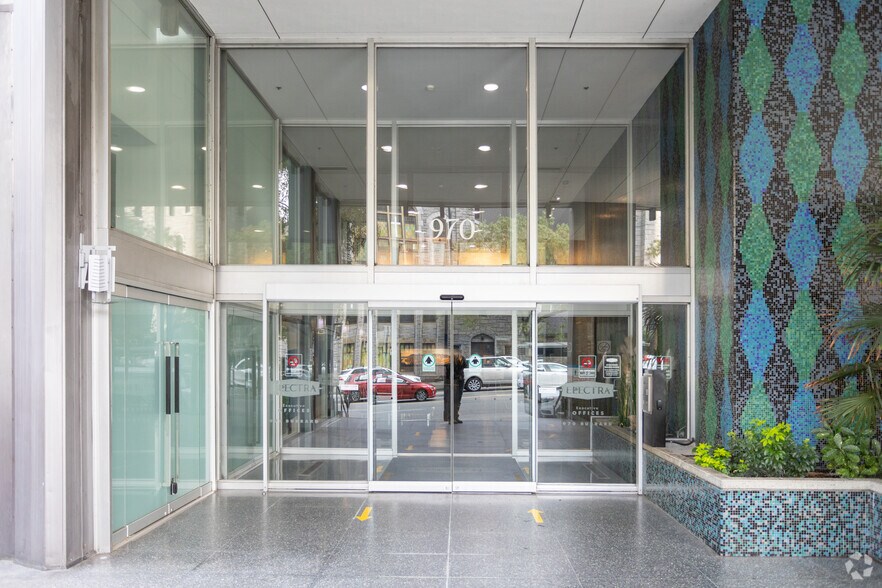 More Photos Of 989 Nelson St, Vancouver Apartments For Sale