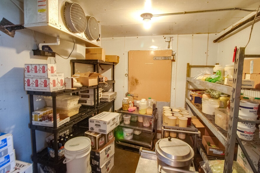 More Photos Of 223 N Pearl St, Waverly Restaurant For Sale