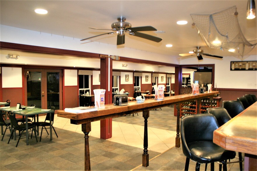 More Photos Of 10 Brick Row Ext, Athens Restaurant For Sale