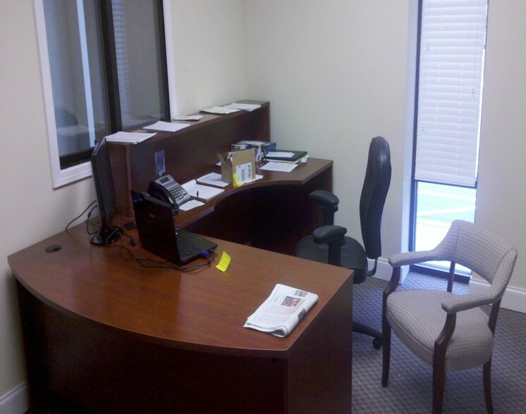 More Photos Of 1459B Field Park Cir, Marietta Flex For Lease