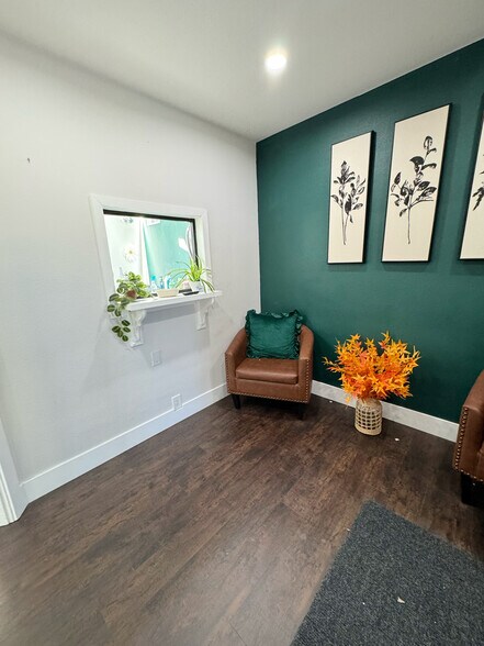 More Photos Of 105 Mount Rose St, Reno General Retail For Sale