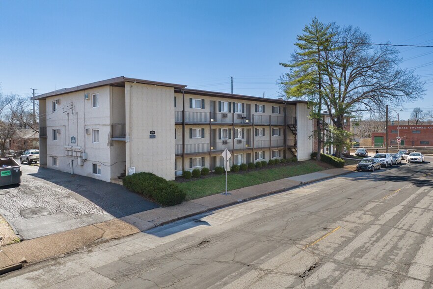 More Photos Of 3704 Greenwood Blvd, Maplewood Apartments For Sale