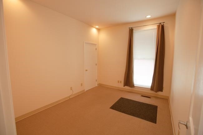 More Photos Of 1318 SW 12th Ave, Portland Office For Sale