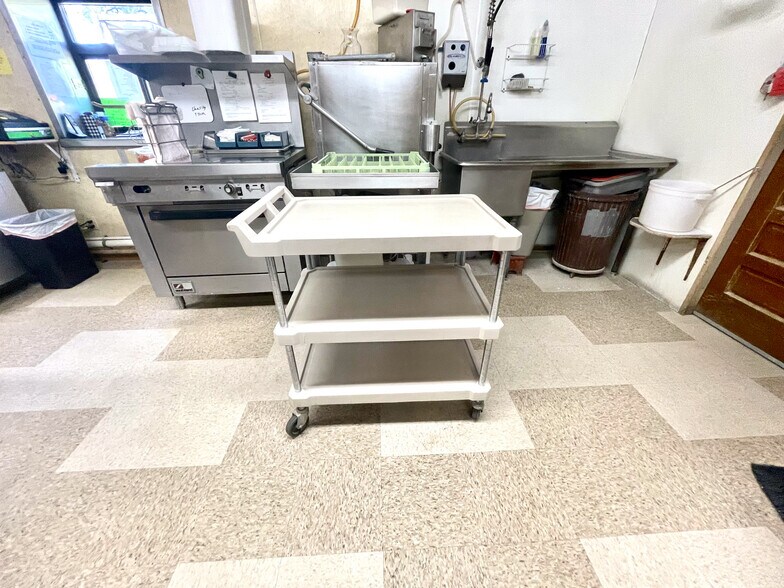 More Photos Of 924 N Main St, Mountain Grove Restaurant For Sale