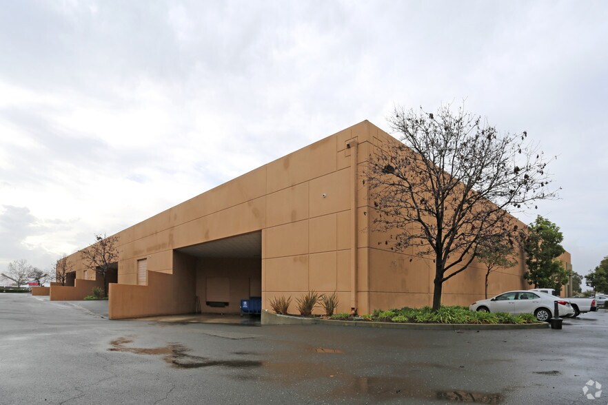 More Photos Of 37840-37880 Filbert St, Newark Warehouse For Lease