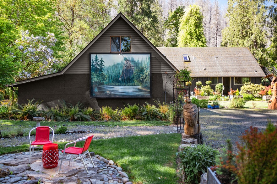 More Photos Of 49198 McKenzie Hwy, Vida Hospitality For Sale