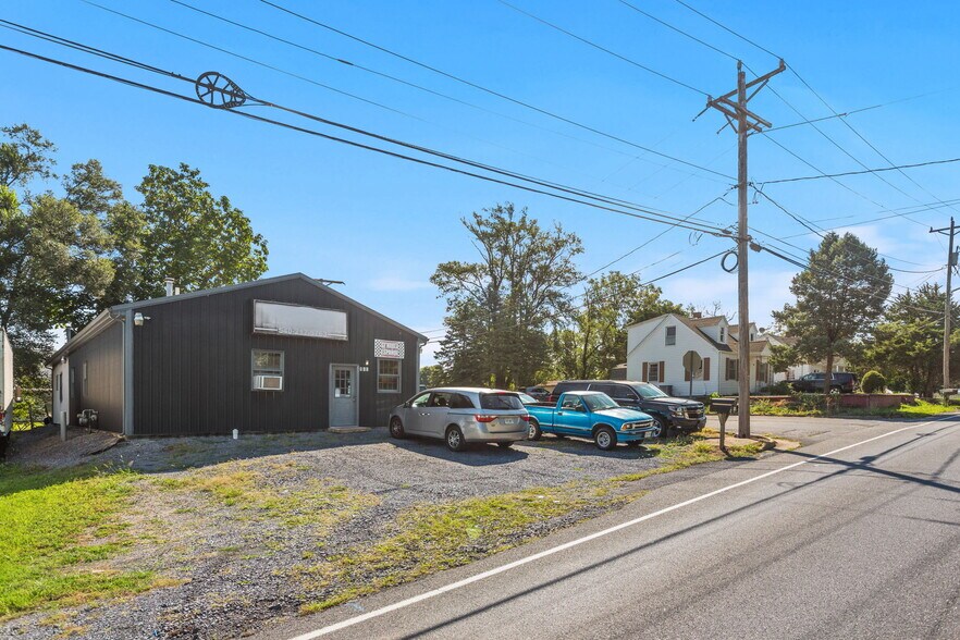More Photos Of 140 Charles St, Harrisonburg Auto Repair For Sale
