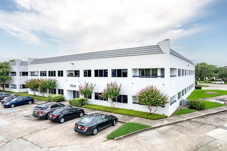 More Photos Of 17041 El Camino Real, Houston Office Residential For Lease