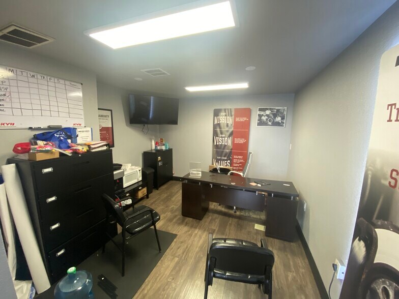 More Photos Of 2259 Sunrise Blvd, Rancho Cordova Auto Repair For Lease
