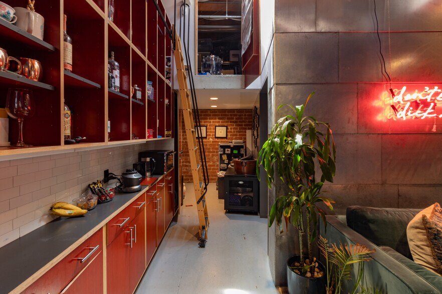 More Photos Of 3002 Pennsylvania Ave, Santa Monica Loft Creative Space For Lease