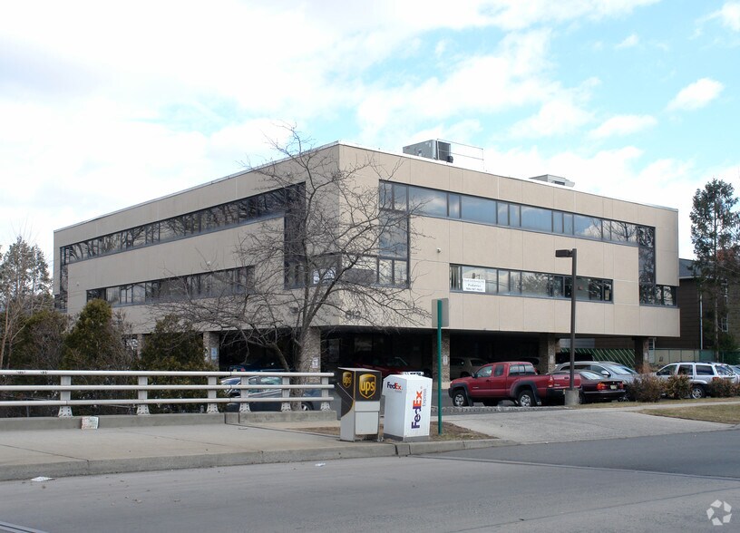 More Photos Of 812 N Wood Ave, Linden Office For Sale