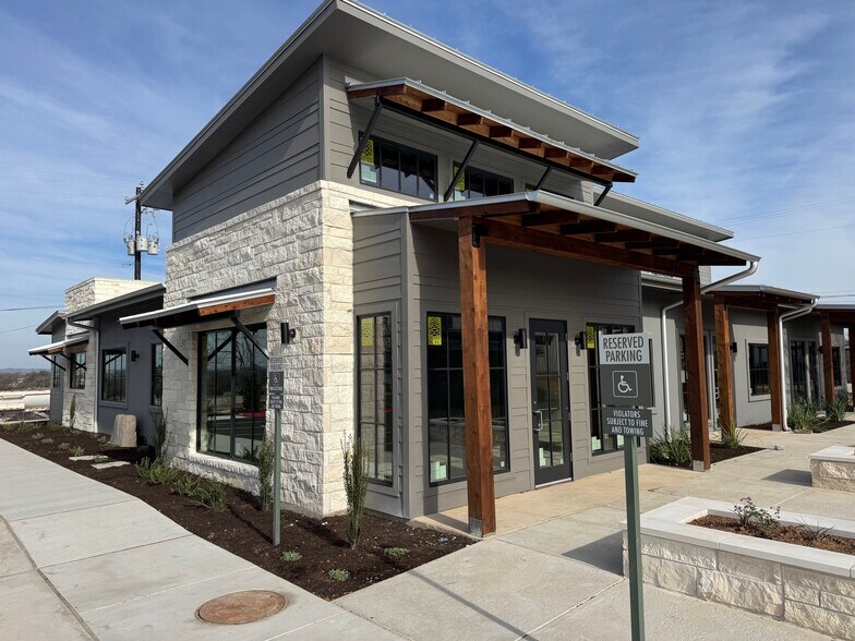 More Photos Of 411 12th St, Marble Falls Medical For Lease