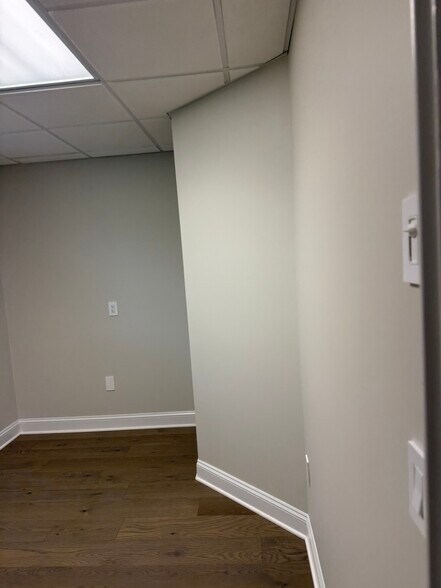 More Photos Of 215 Monmouth Rd, Oakhurst Office For Lease