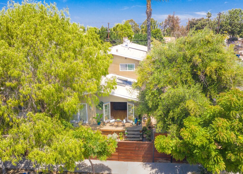 More Photos Of 565 Westminster Ave, Venice Apartments For Sale