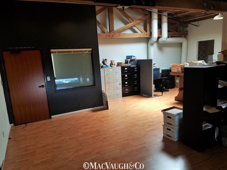 More Photos Of 300 S Raymond Ave, Pasadena Loft Creative Space For Lease
