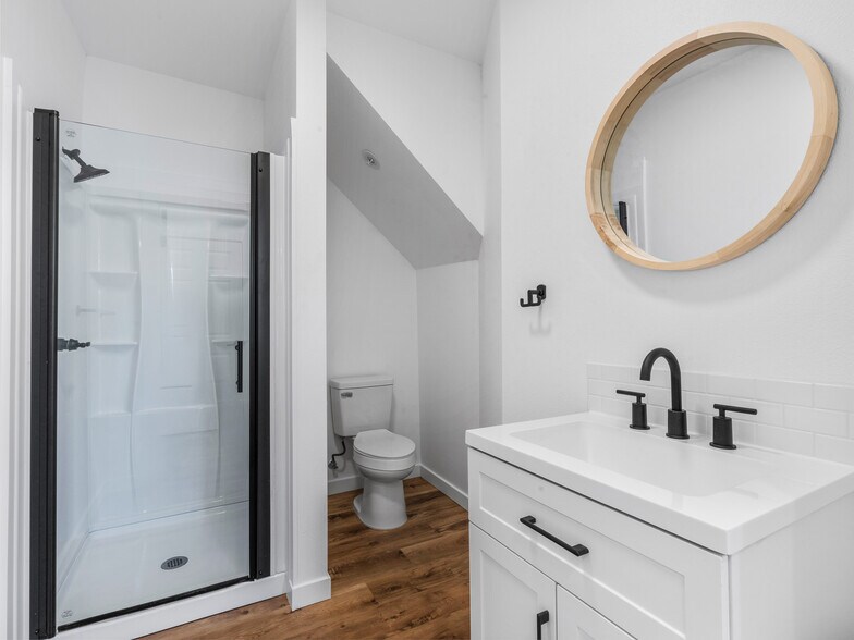 More Photos Of 525 SW 4th Ave, Canby Apartments For Sale