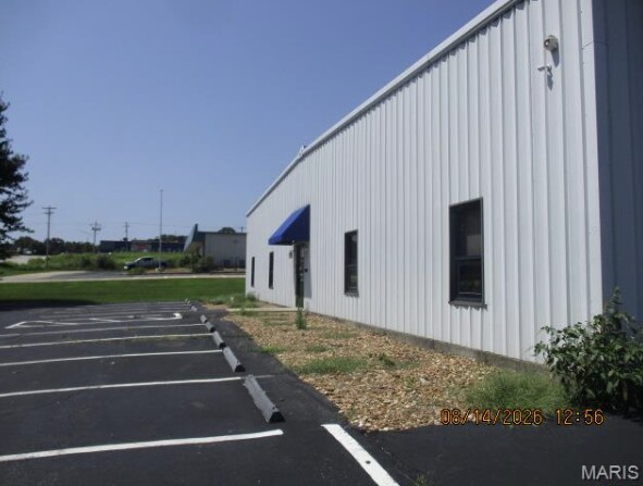 More Photos Of 9 Progress Pky, Union Industrial For Lease