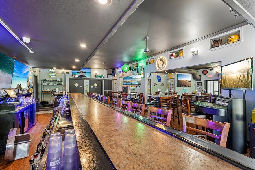 More Photos Of S76W17745 Janesville Rd, Muskego Restaurant For Sale