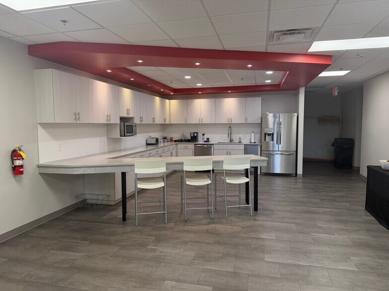 More Photos Of 1020 Monarch St, Lexington Office For Sale