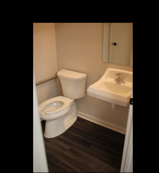 More Photos Of 1906 E Highway 54, Durham Unknown For Lease