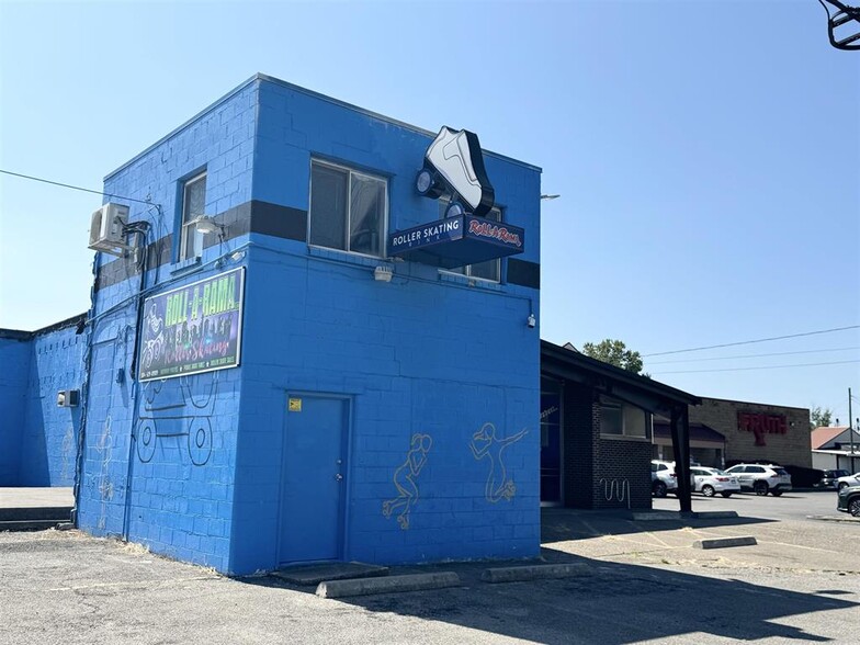 More Photos Of 137 7th Ave, Huntington Skating Rink For Sale