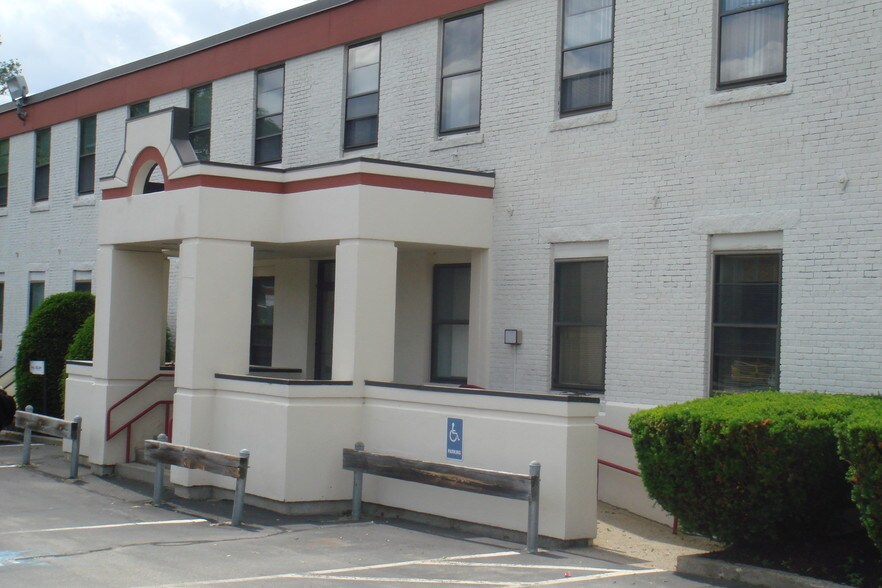 More Photos Of 200 Sutton St, North Andover Medical For Lease