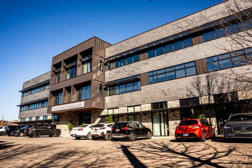 More Photos Of Downtown Chattanooga, TN, Chattanooga Medical For Sale