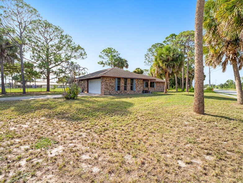 More Photos Of 6070 Minton Rd NW, Palm Bay Office For Sale