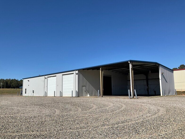 More Photos Of 211 Corporate Dr, Sibley Industrial For Lease