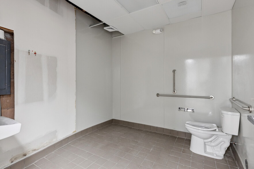 More Photos Of 1315 Burlingame Ave, Burlingame General Retail For Lease