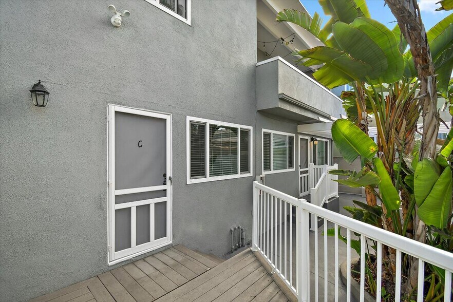 More Photos Of 1534 Manhattan Beach Blvd, Manhattan Beach Apartments For Sale