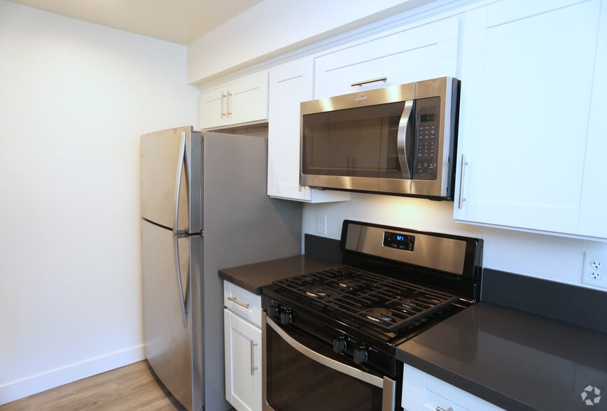 More Photos Of 8815 Cynthia St, West Hollywood Apartments For Sale