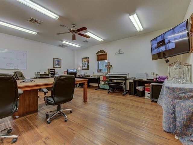 More Photos Of 4304 College Dr, Lufkin Office For Sale