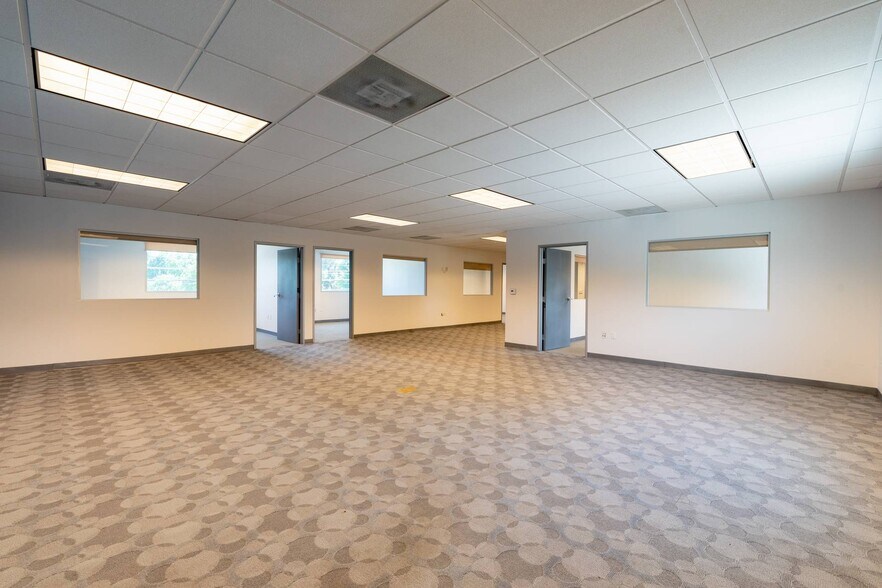 More Photos Of 1518-1520 W Magnolia Blvd, Burbank Storefront Retail Office For Sale