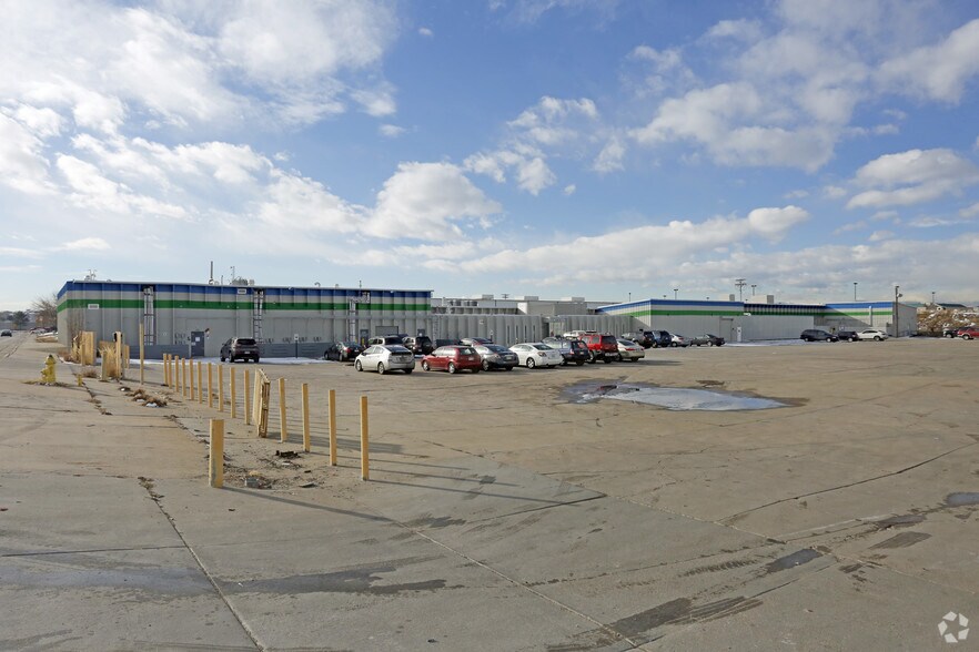 Primary Photo Of 3555 Moline St, Aurora Manufacturing For Lease