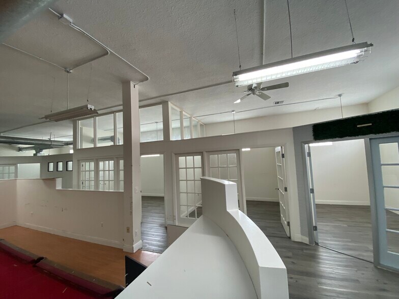 More Photos Of 215-235 S 21st Ave, Hollywood Office For Lease