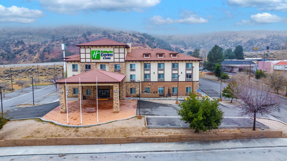 Primary Photo Of 612 Wainright Ct, Lebec Hotel For Sale