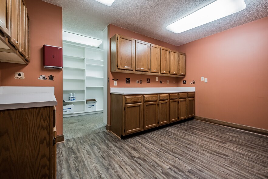 More Photos Of 7222 Day Ave SW, Navarre Medical For Lease