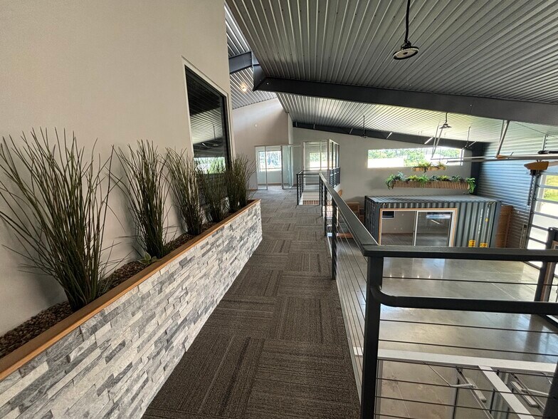 More Photos Of 1330 Rayford Park Rd, Spring Loft Creative Space For Sale
