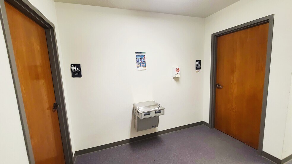 More Photos Of 710 W 8th St, Fort Scott Office For Sale