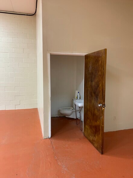 More Photos Of , Broomall Flex For Sale