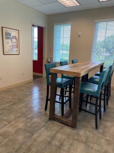 More Photos Of 17425 Bridge Hill Ct, Tampa Coworking Space