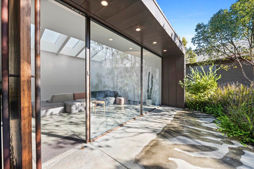 More Photos Of 2611-2619 Exposition Blvd, Los Angeles Loft Creative Space For Lease