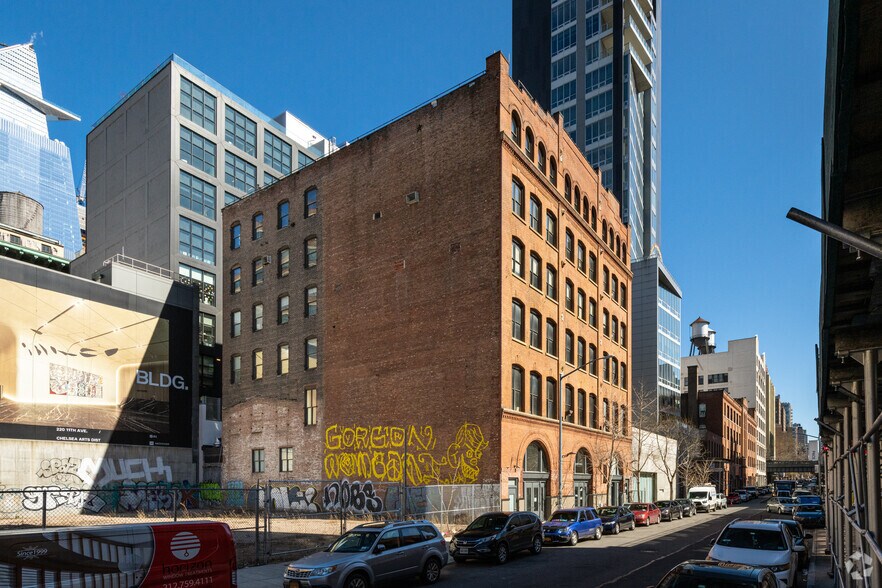 More Photos Of 555 W 25th St, New York Loft Creative Space For Lease