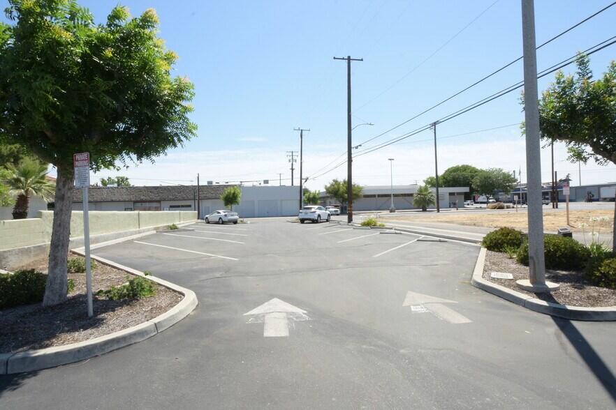 More Photos Of 425 W 7th St, Hanford Office For Sale